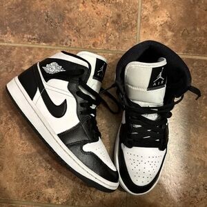 panda Jordan 1 mid
